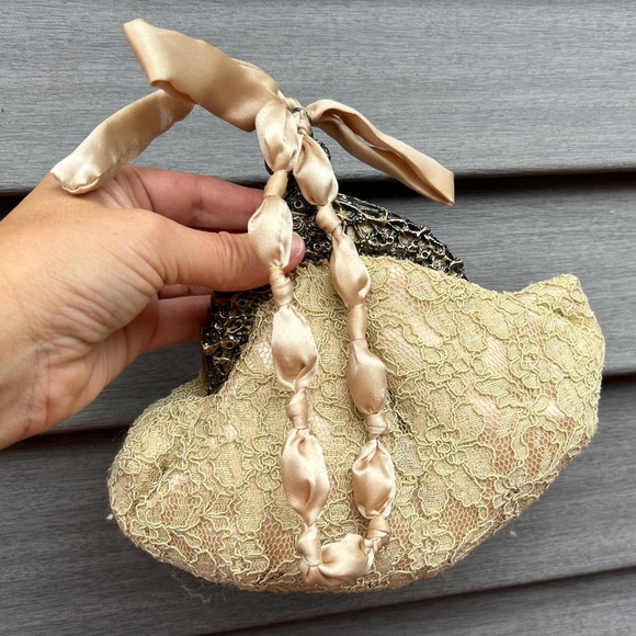 Vintage style lace evening bag - Picture 1 of 7